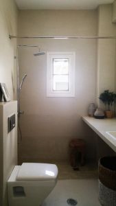 14a_interior_bathroom